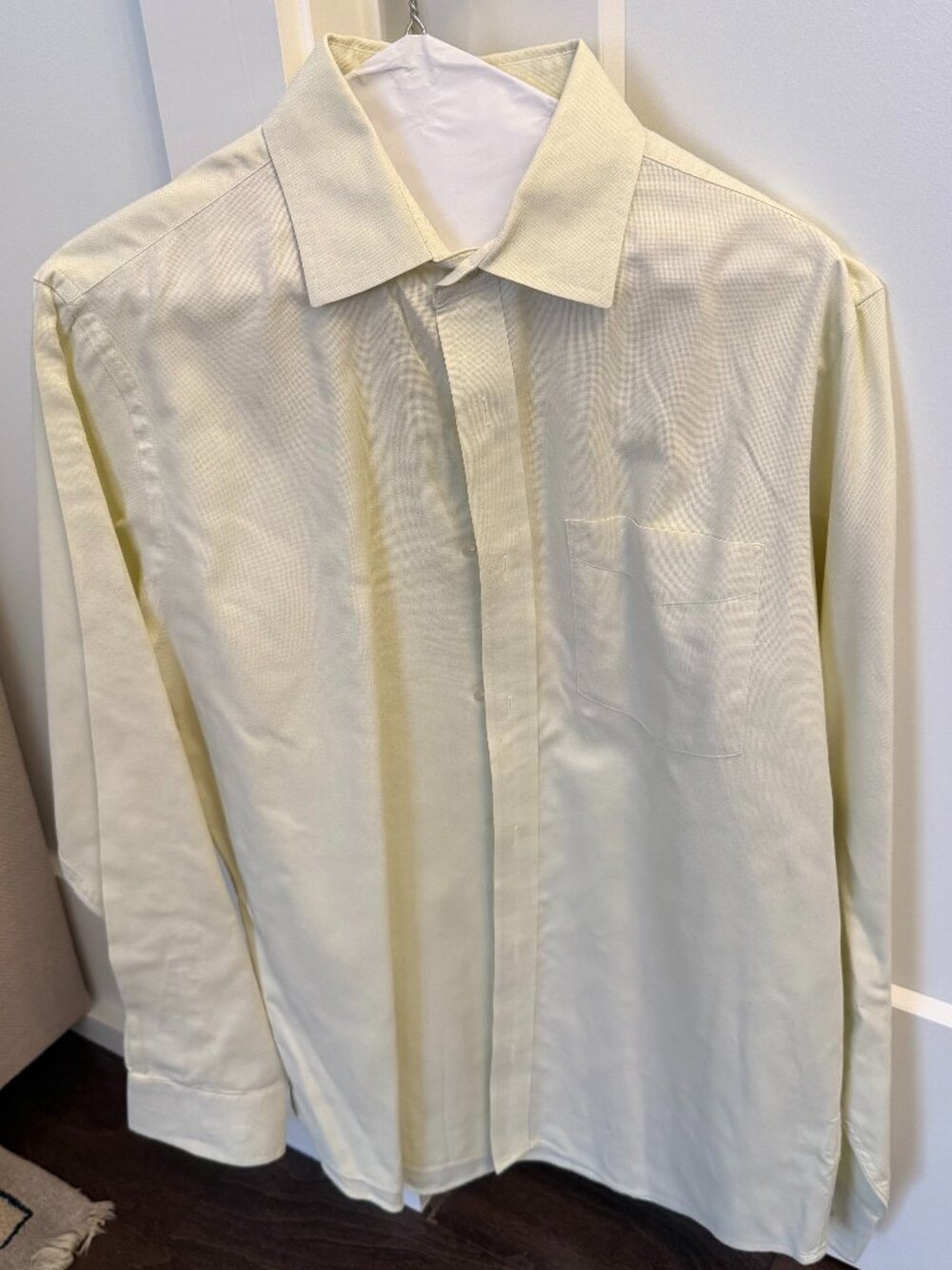 Butter Yellow Banana Republic Button Down - Mens Medium (15 - 15 1/2, slim)